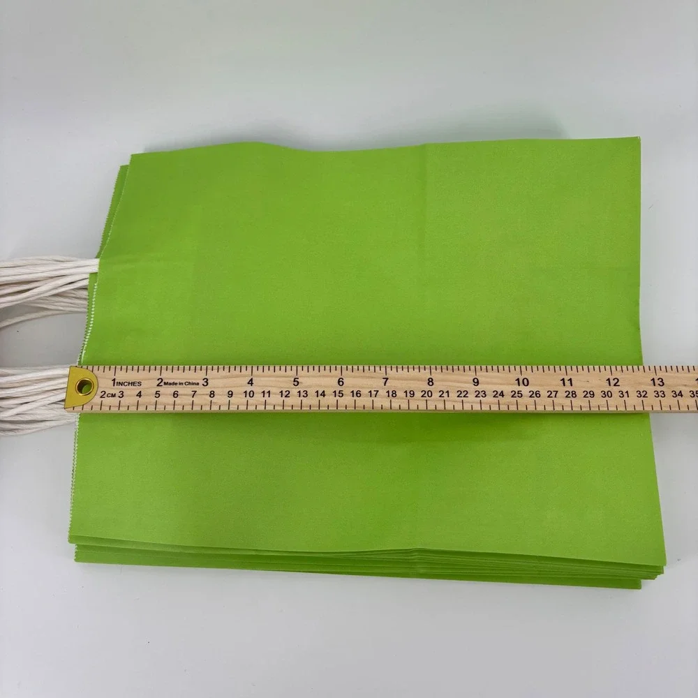 NWT Paper Gift Bags Medium Lime Green Twisted Handle‎ 16 Pack Grinch Christmas